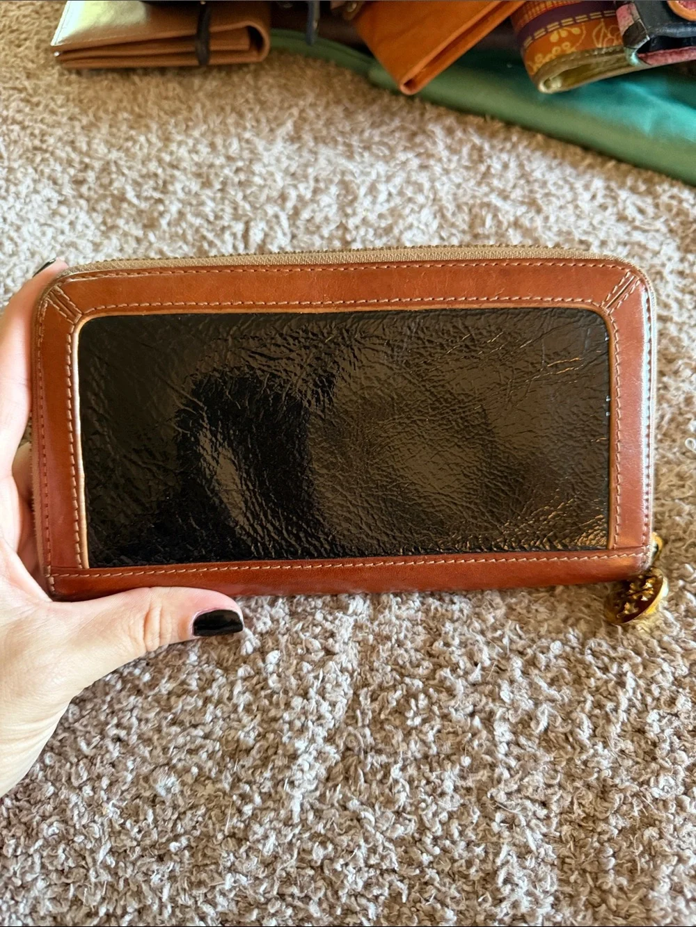 Tory Burch Black Patent Leather Zip Around Wallet Brown Trim Large Logo